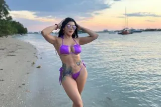 Sexy latina💕 - Image 2